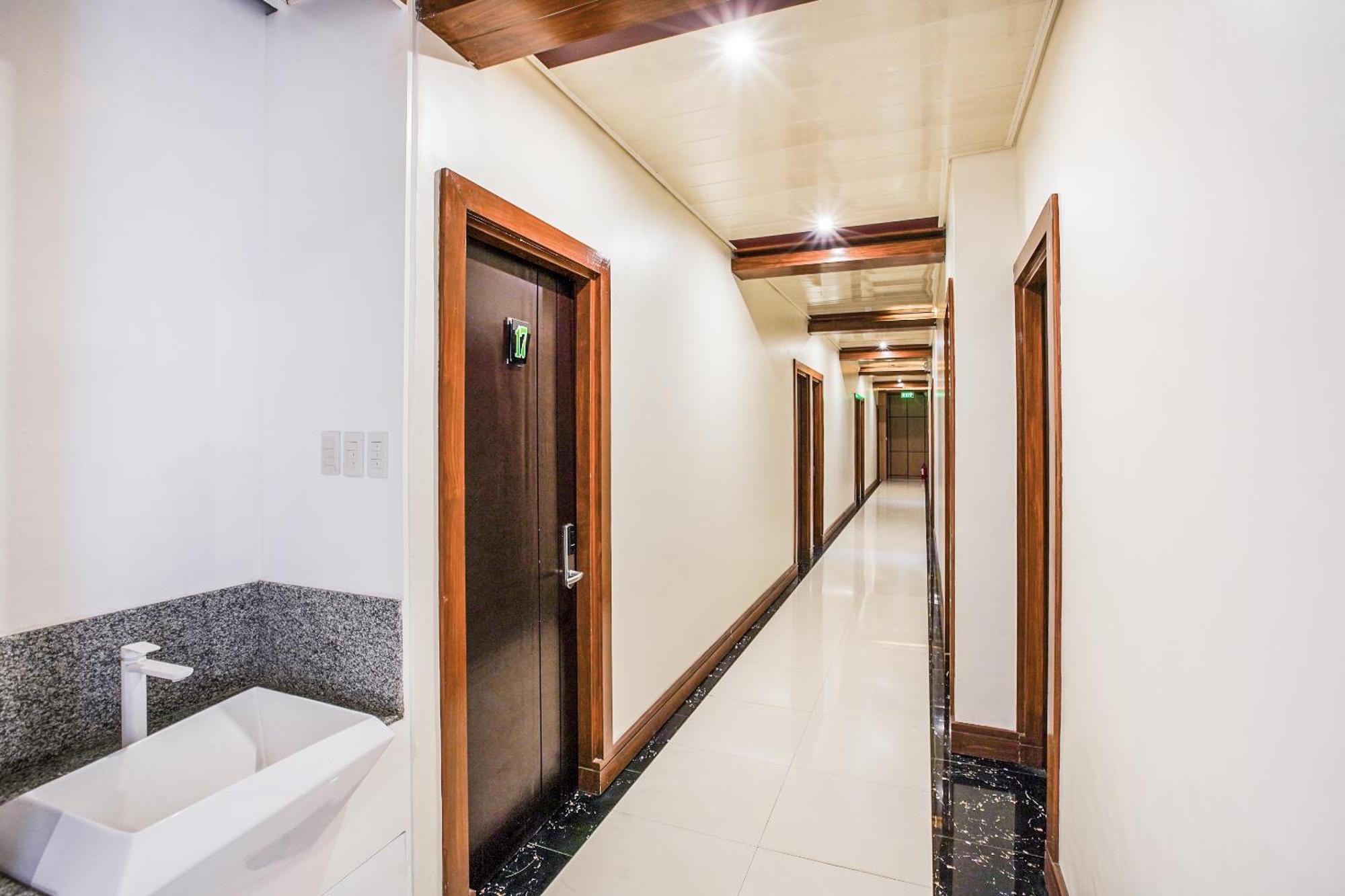 Oyo 489 Casa Mia Hotel Suites General Santos City Exterior foto